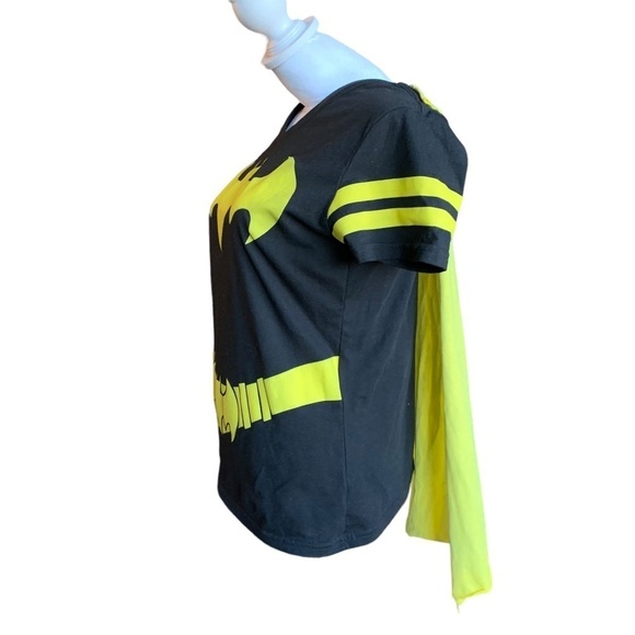 Batman shirt with cape XL fits like large - Picture 5 of 8
